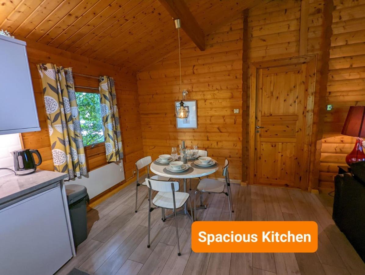 Pineshadow Lodge-Dog Friendly Kenwick Park Louth Louth  Exterior photo